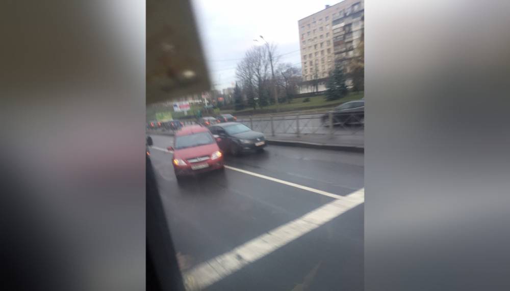 На пересечении Славы и Белградской из-за массовой аварии затруднен проезд