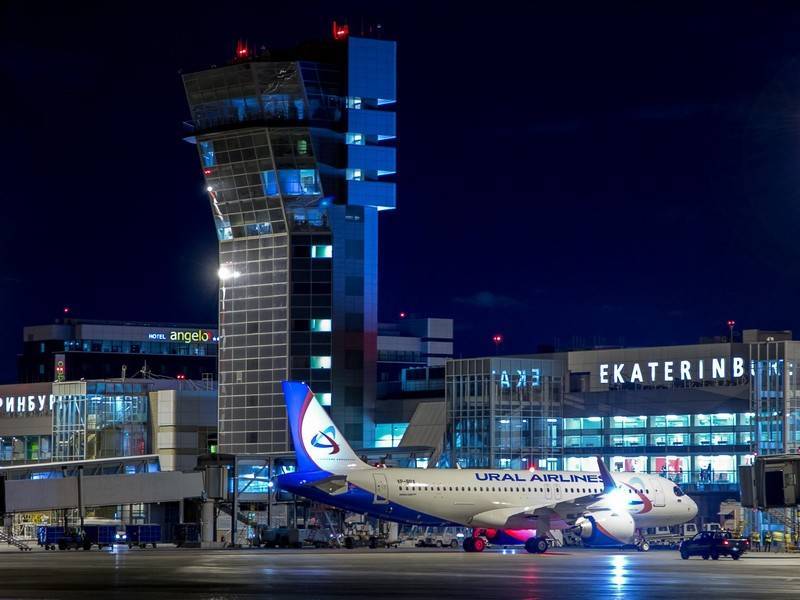 Аэропорт Екатеринбурга проверяет информацию о бомбе на борту самолёта