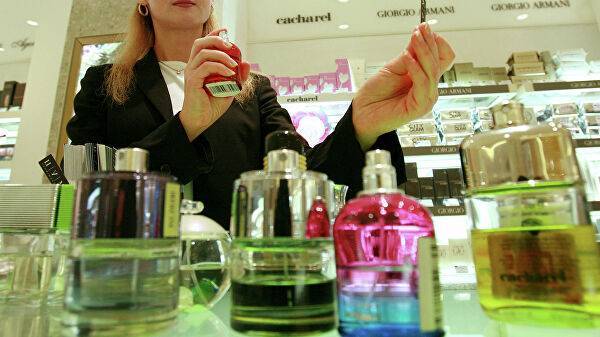 «Известия»: цены на импортную парфюмерию могут вырасти на 5-15% из-за правил маркировки