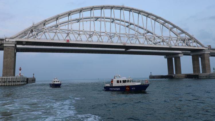 Росгвардия провела учения по охране Крымского моста