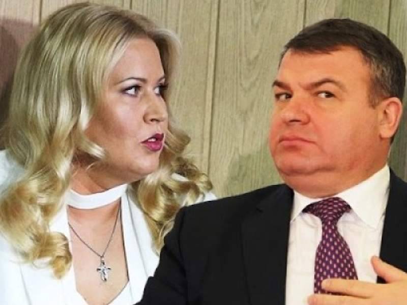 СМИ: Сердюков и Васильева поделили 15-комнатную квартиру