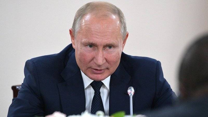 Путин заявил, что в кабмине следует создать единый центр поддержки WorldSkills