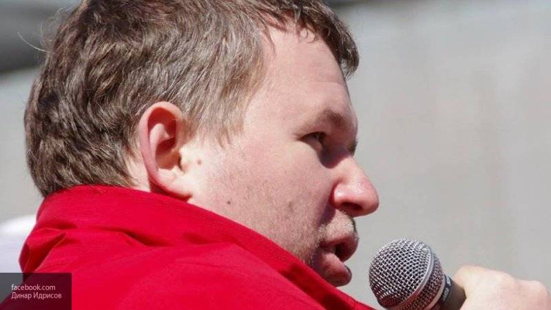 Юрист "Руси Сидящей" угодил в секс-скандал с экс-кандидатом в мундепы от Навального
