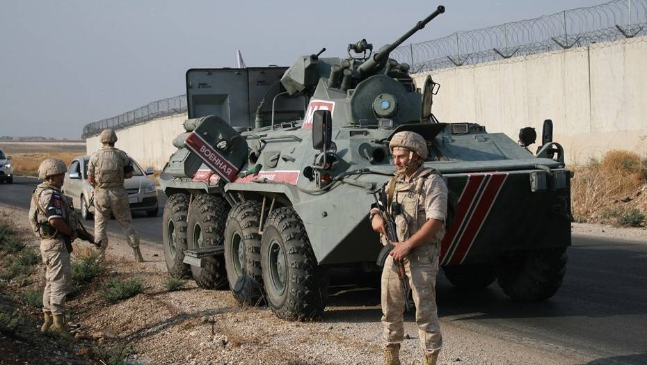 Российские военные начали совместное патрулирование с Турцией на севере Сирии