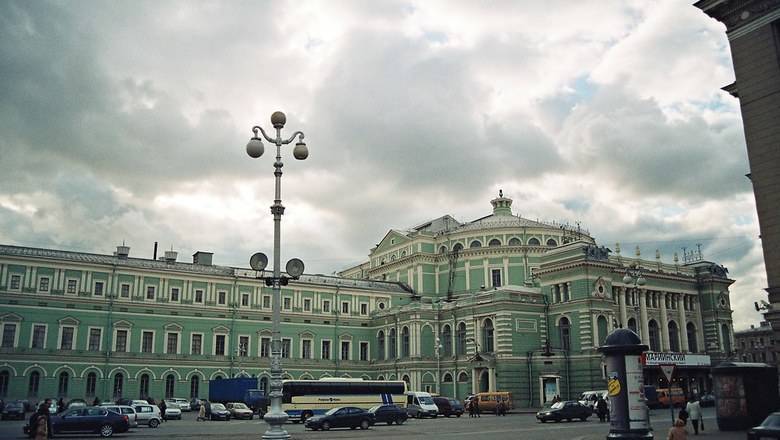 В Москве отравились 13 артистов Мариинского театра