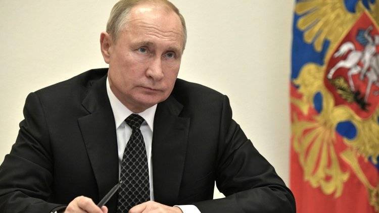 Путин занял лидирующую позицию в рейтинге доверия жителей Донбасса