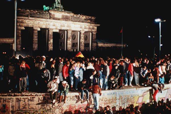 Россию тоже пригласили на 30-летие падения Берлинской стены