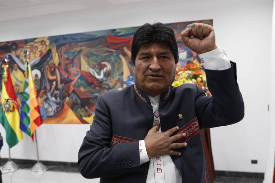 Президент Боливии подал в отставку на фоне протестов
