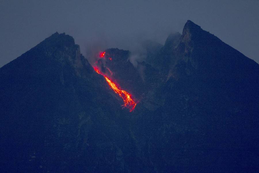 МИД предупредил об активизации вулкана на индонезийской Яве