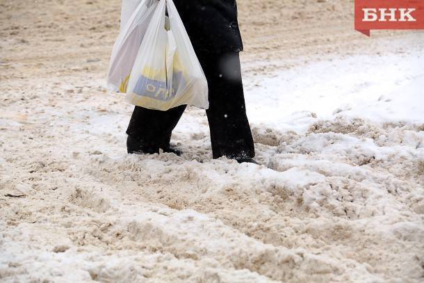 Штрафы за неубранный снег возле магазинов в столице Коми достигают 600 тысяч рублей