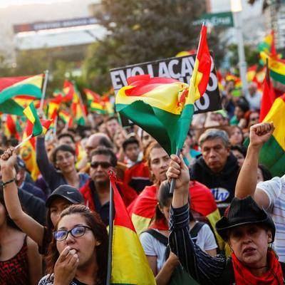Боливийская оппозиция взяла под контроль государственные СМИ