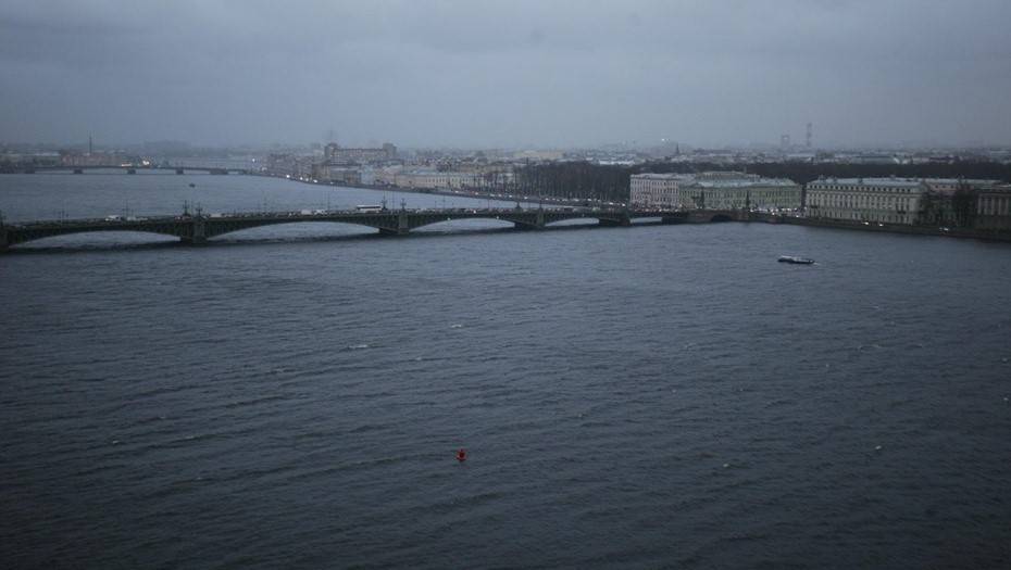 Петербург оказался в центральной части циклонического вихря