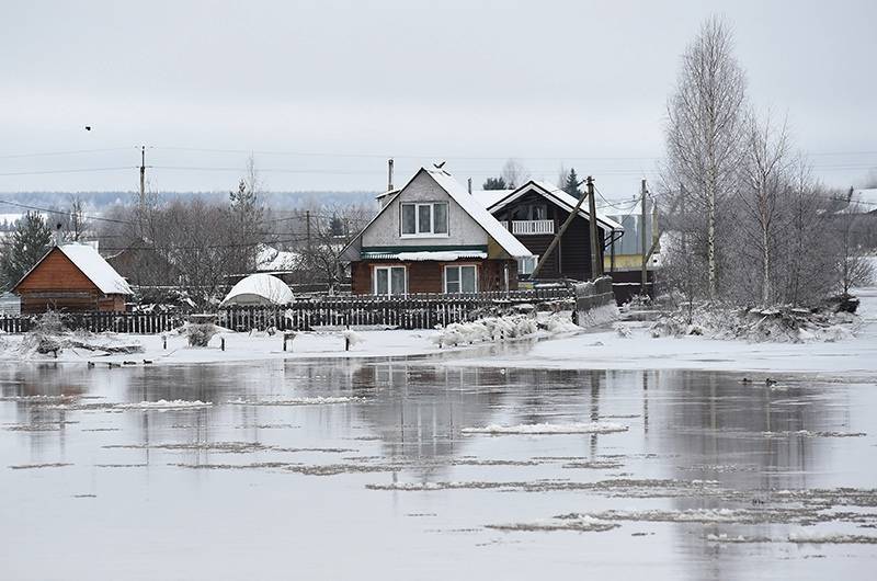 Паводок подтопил около 50 населенных пунктов в России