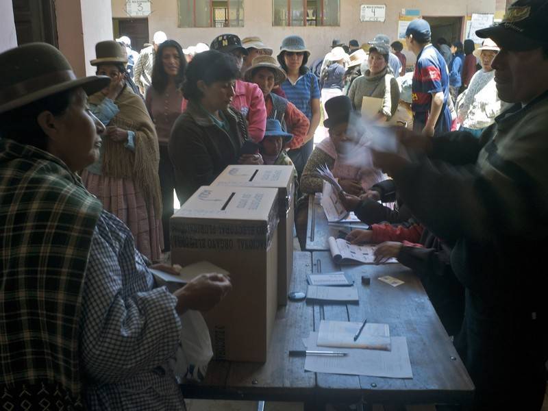 ЕС готов послать наблюдателей на выборы в Боливию
