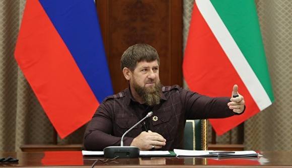 Кадыров призвал выявлять и жестко наказывать за оскорбление чести в интернете