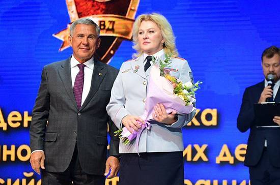 Минниханов поздравил сотрудников органов внутренних дел с профессиональным праздником