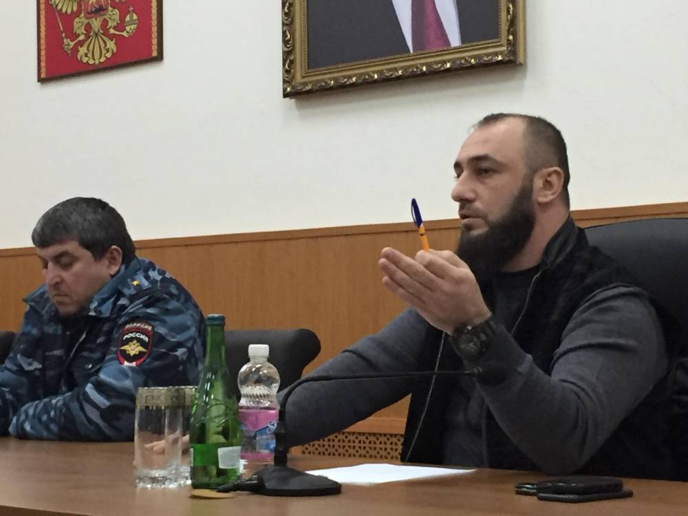 В Москве избили экс-главу чеченской полиции, причастного к пыткам геев&nbsp;— Baza