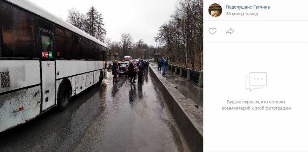 ДТП с автобусом перекрыло въезд в Гатчину