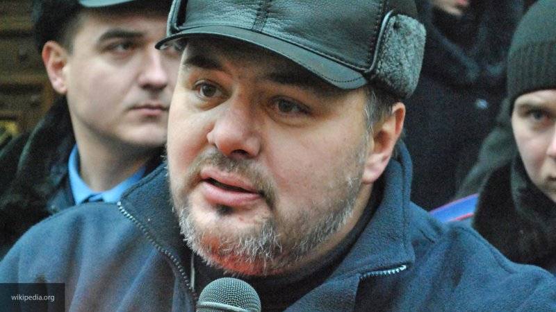 Украинский "ветеран" напал на журналиста, выступающего за отвод сил в Донбассе