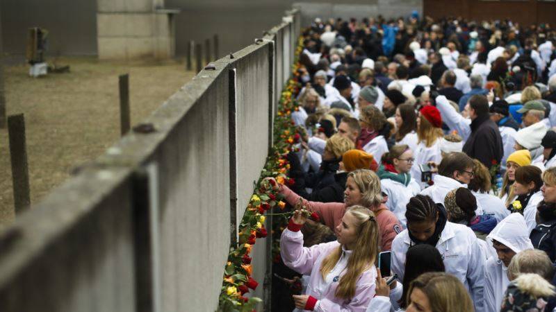 Германия и страны-союзницы отмечают 30-летие падения Берлинской стены