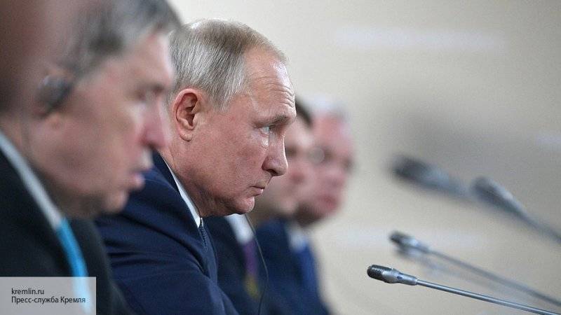 Путин поручил расширить участие оборонных предприятий в нацпроектах