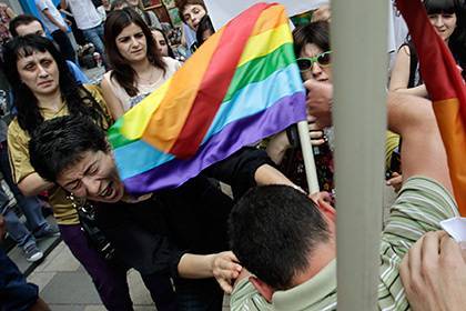 Протестующие в Грузии не смогли остановить показы фильма о геях