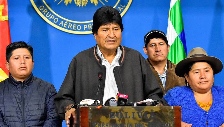 Высшее руководство Боливии ушло в отставку