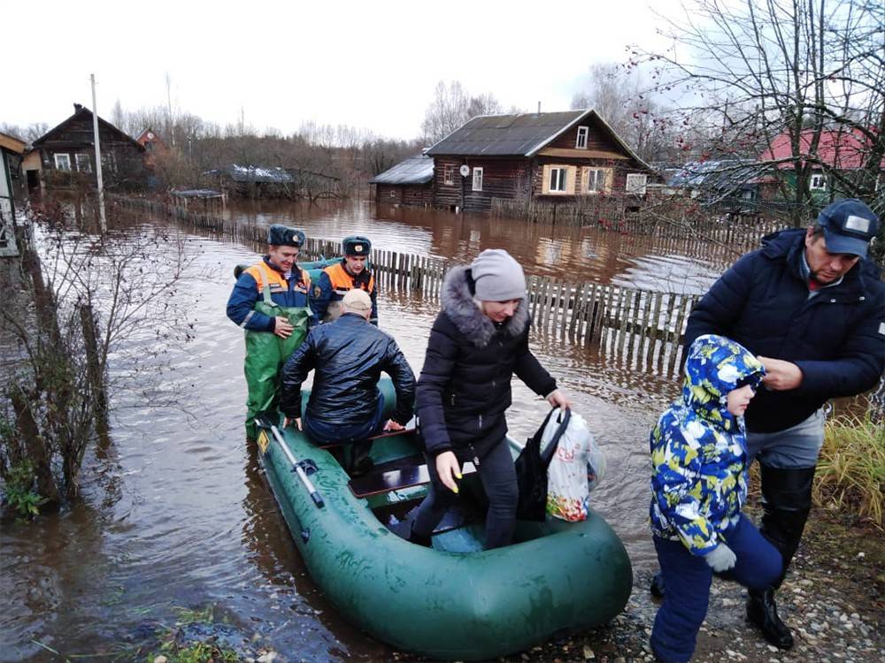 На севере-западе России реки выходят из берегов после сильных дождей