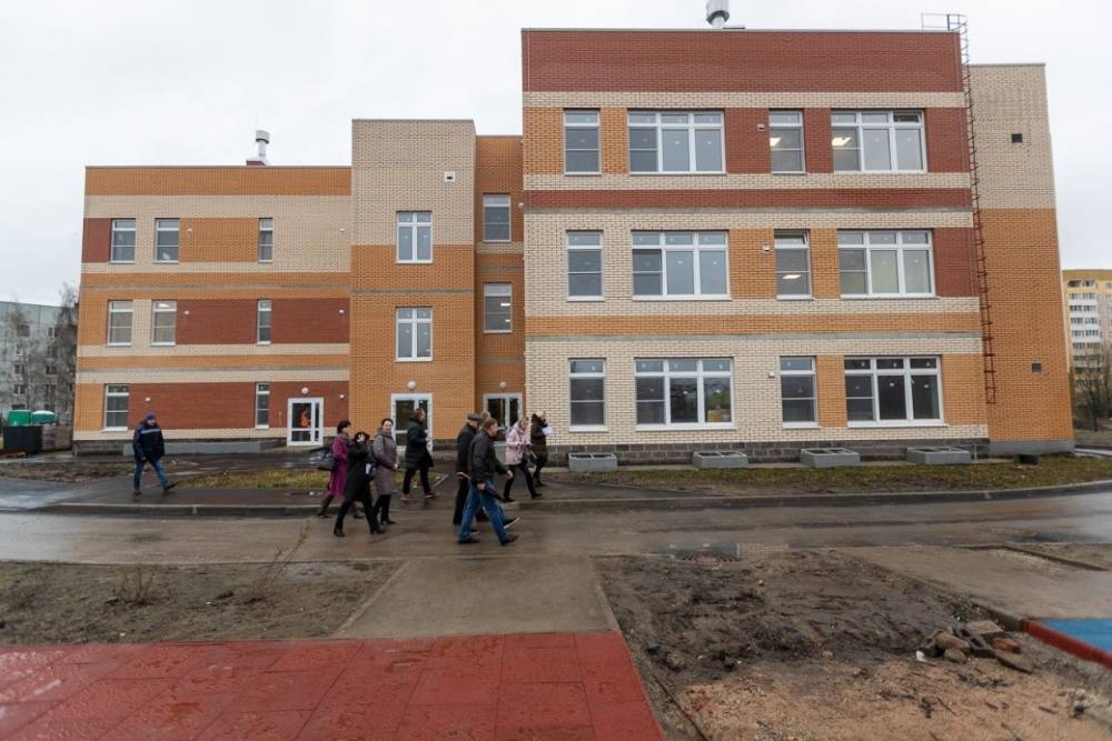 Губернатор Псковской области осмотрел строительство детских садов в столице области