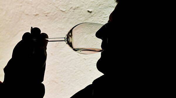 Российские ученые научились за минуту определять поддельное вино