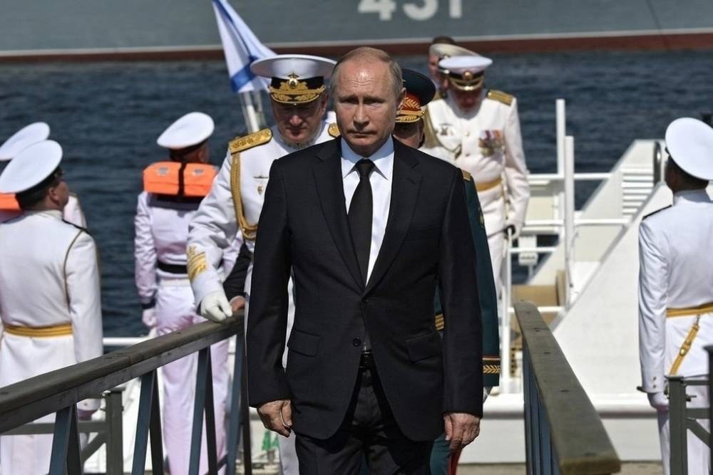 Путин объяснил снижение расходов на оборону России