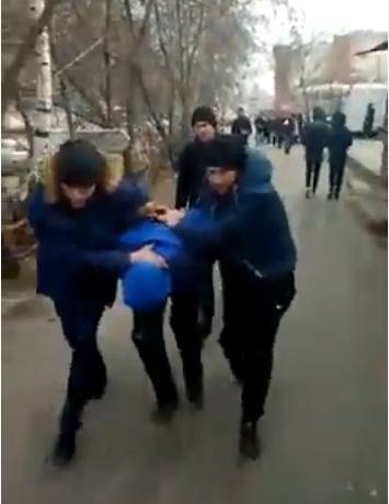 В Екатеринбурге около рынка «Таганский ряд» задержали сбежавшего заключенного