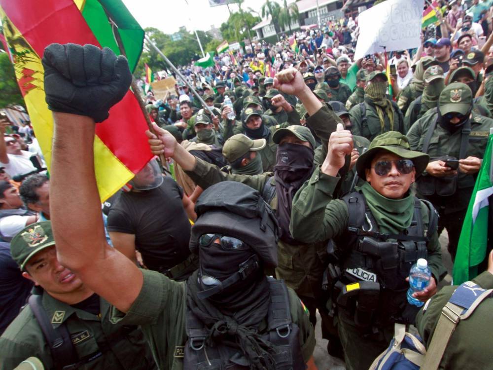 Боливийская армия начала военную операцию после заявления президента о «госперевороте»