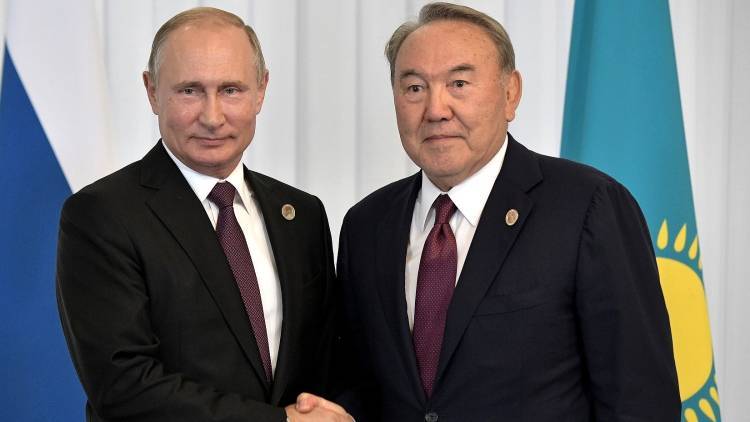 Путин и Назарбаев обсудили подготовку к проведению ВЕЭС в Петербурге