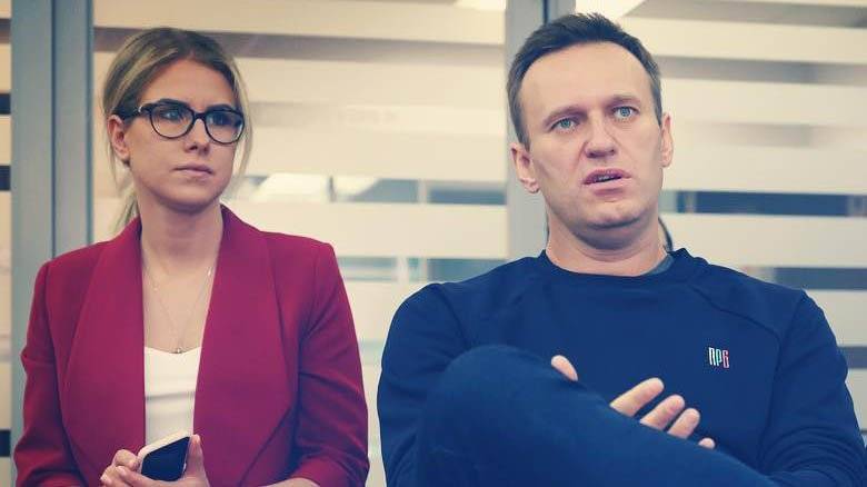 Навальный хочет со скандалом выгнать «приму и королеву» Соболь из ФБК
