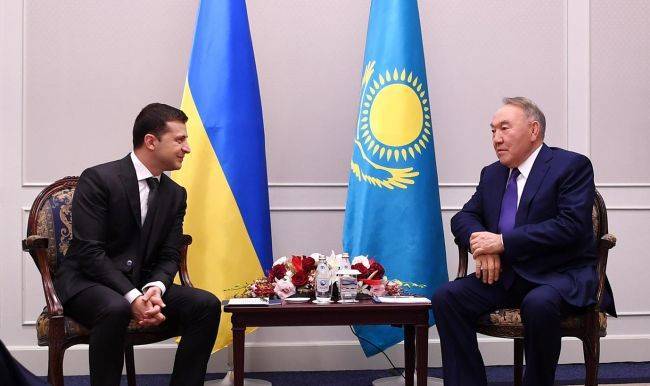Назарбаев предложил Путину и Зеленскому встретиться в Казахстане