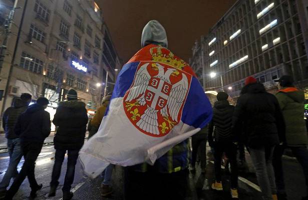Политик объяснил давление НАТО на Сербию