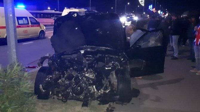 В Сочи автомобиль BMW насмерть сбил велосипедиста и врезался в автобус