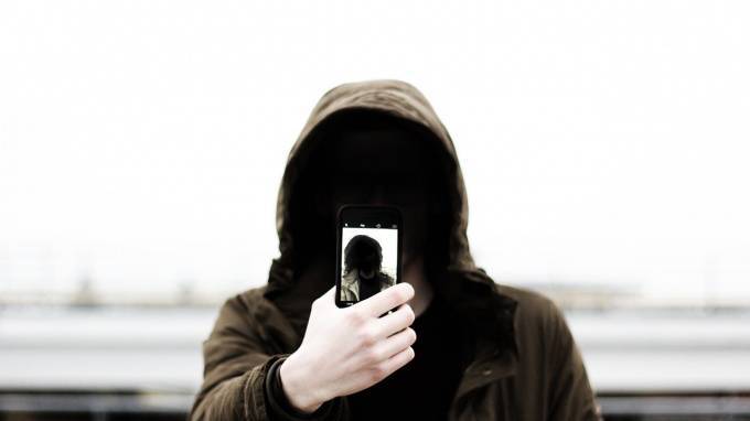 В Невском районе вор похитил мобильных телефонов на 87 тысяч рублей