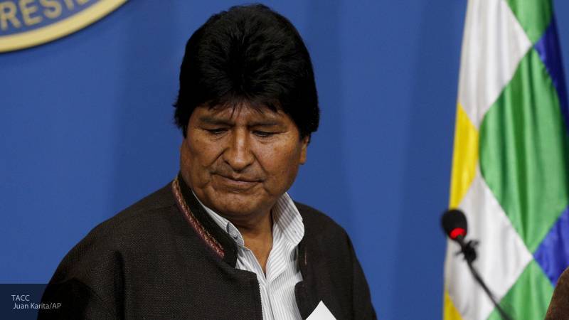 Эво Моралес принял политическое убежище и немедленно вылетает из Боливии в Мексику