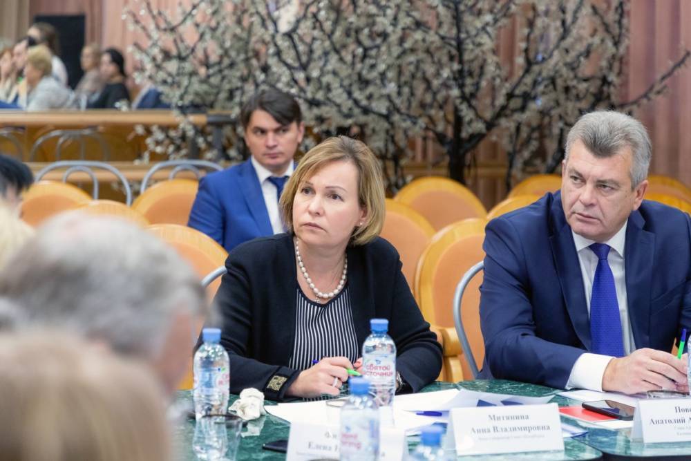 Вице-губернатор Петербурга с Попечительским советом обсудила судьбу сирот-наркоманов