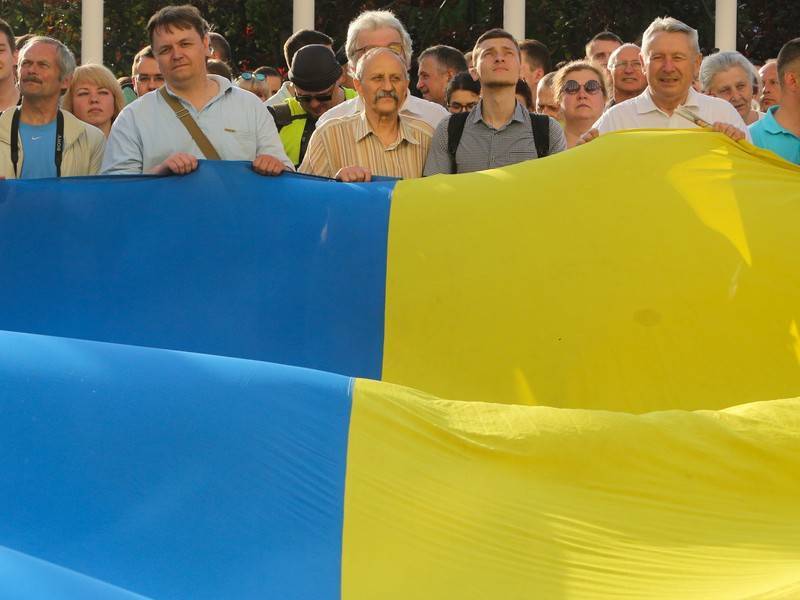 Больше половины жителей ДНР и ЛНР считают себя украинцами
