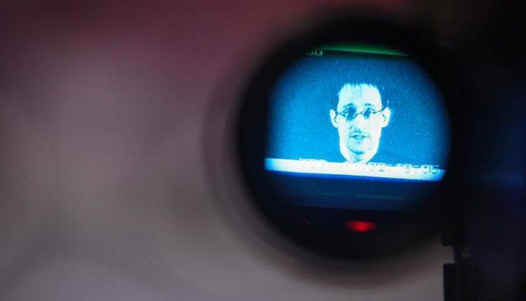 Сноуден назвал ссылкой пребывание в России