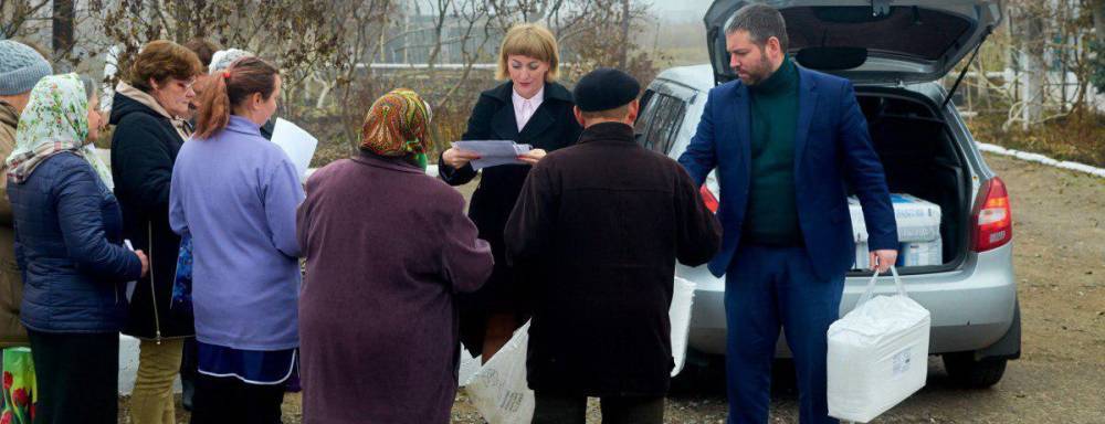В ДНР продолжают оказывать помощь жителям прифронтовых районов
