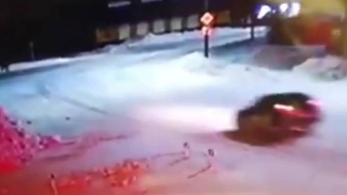 В Якутии водитель на скорости сбил насмерть подростка и врезался в стену