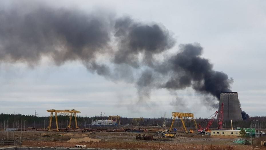 В Новом Девяткино у Северной ТЭЦ загорелся ангар с покрышками, пожар локализован