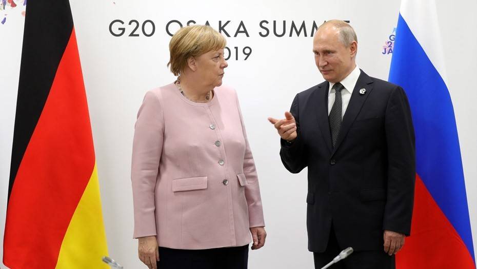 Путин и Меркель обсудили ситуацию в Донбассе