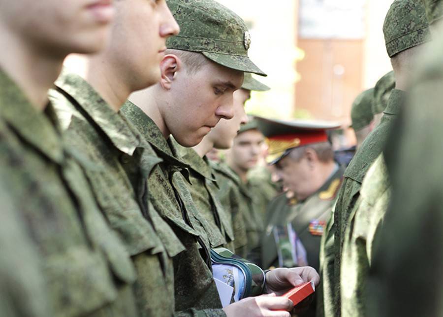 В Госдуме предложили оплачивать родителям дорогу в отдаленные места службы солдат