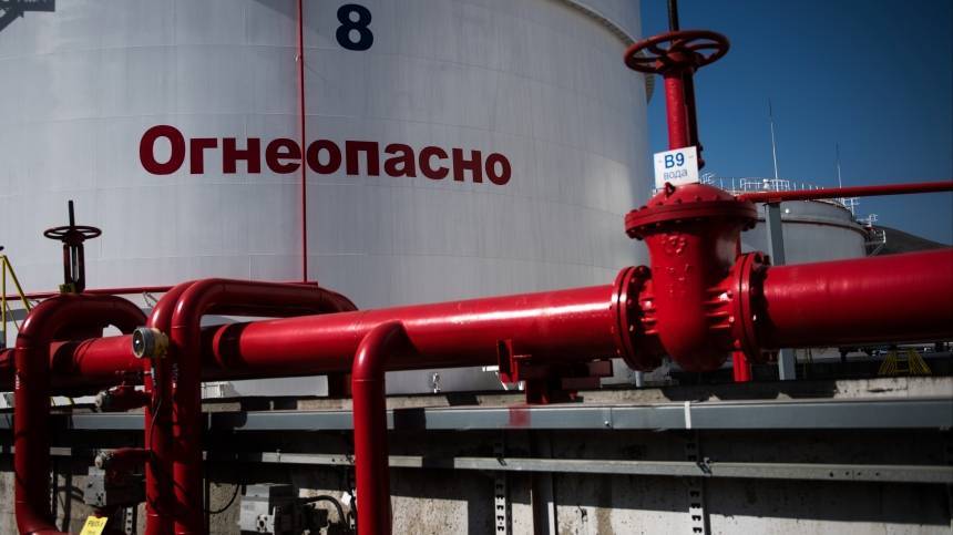 Скончался один из шестерых пострадавших при пожаре на нефтебазе в Новороссийске