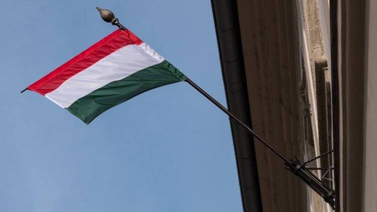 Посольство РФ в Венгрии продолжает работать над освобождением двух россиян